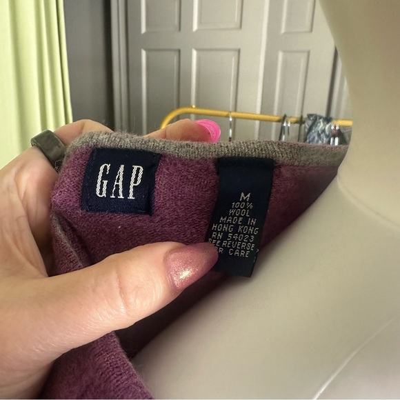 Vintage GAP Women's Purple Wool Cardigan Sweater - Picture 5 of 6